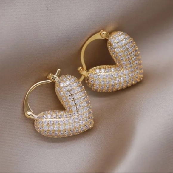 Anthropologie Crystal Heart 18K Gold Plated Stainless Steel Waterproof Earrings - Picture 1 of 14